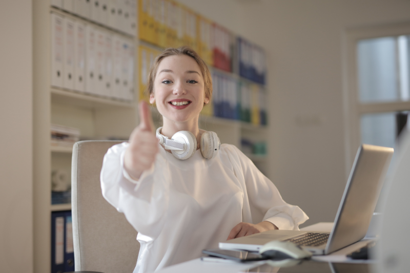 A girl is attending freelance meeting