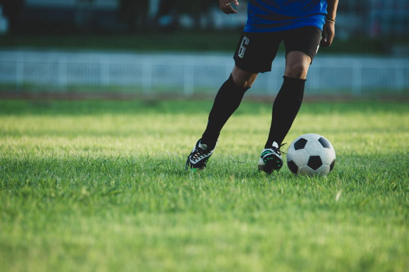 A player is playing football