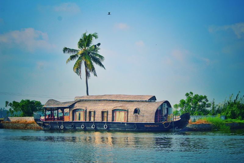 houseboat on kerala backwaters